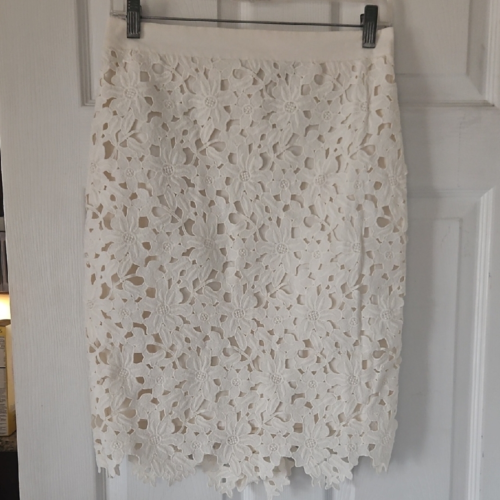 LOFT Cream Floral Lace Pencil Skirt